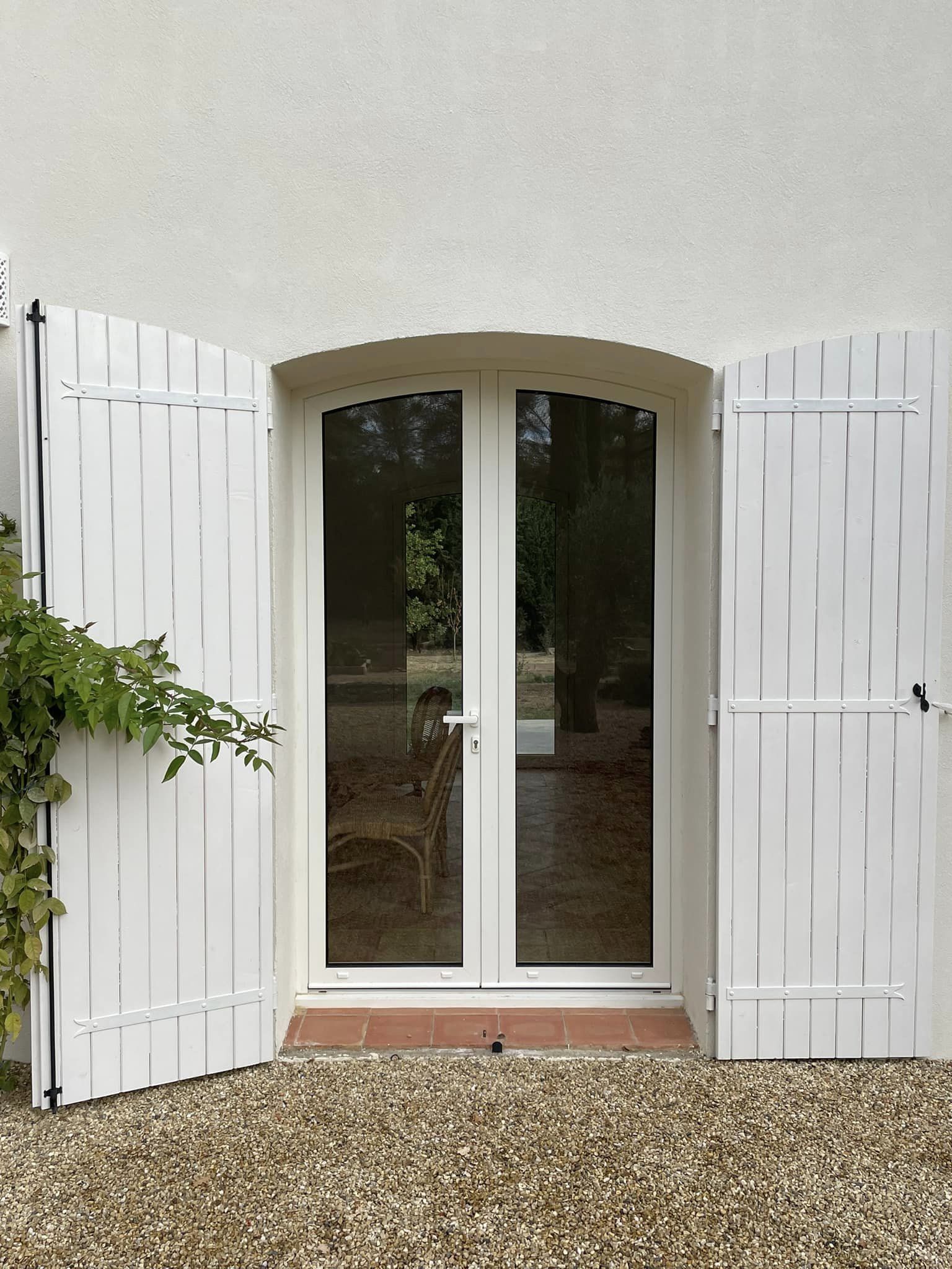 porte fenêtre battante cintrée